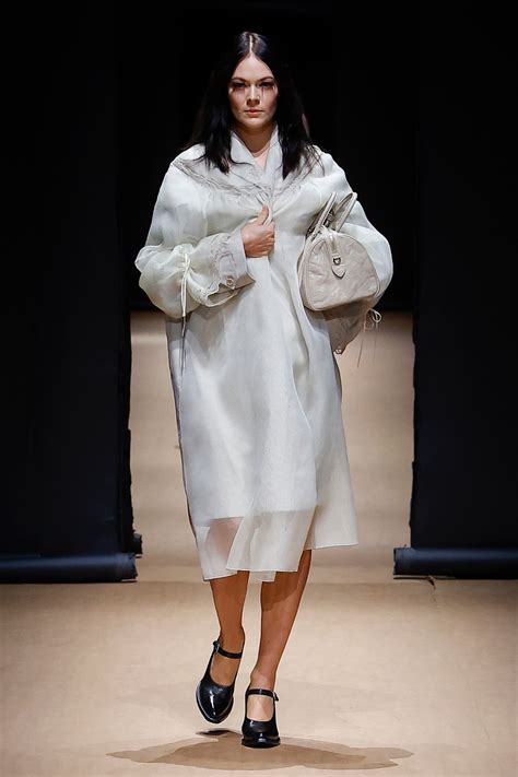 prada ss23 location